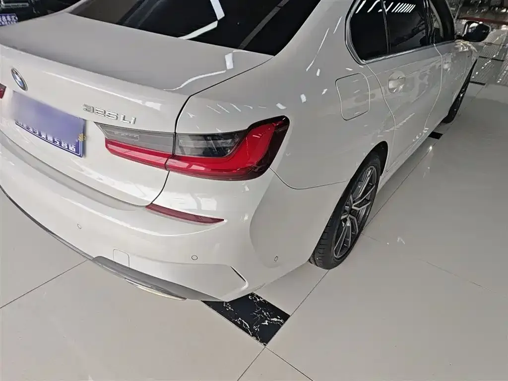 BMW 3 Series 2021 из CN, фото 8