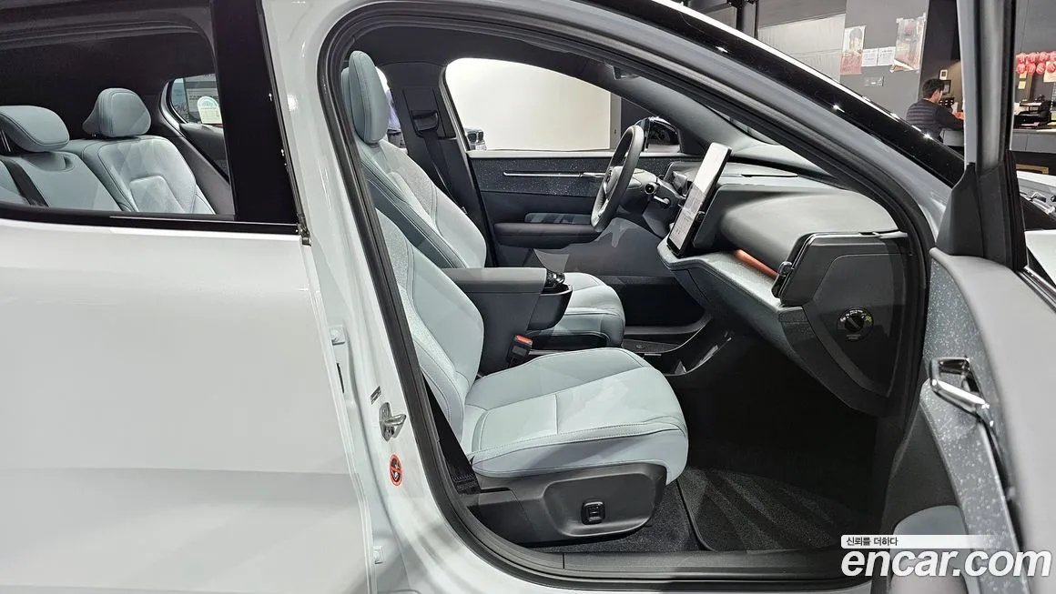 Volvo EX30 2025 из KR, фото 10