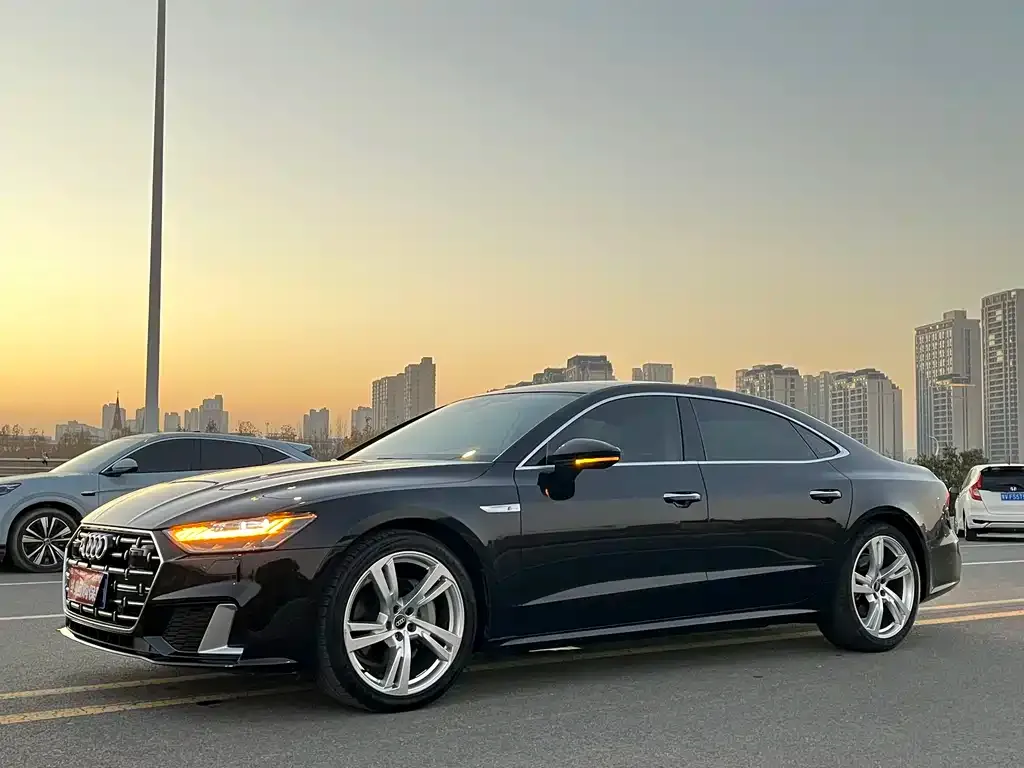 Audi A7L 2023 из CN, фото 1