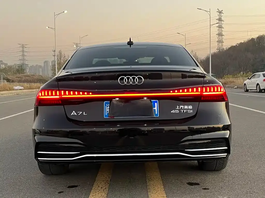 Audi A7L 2023 из CN, фото 5