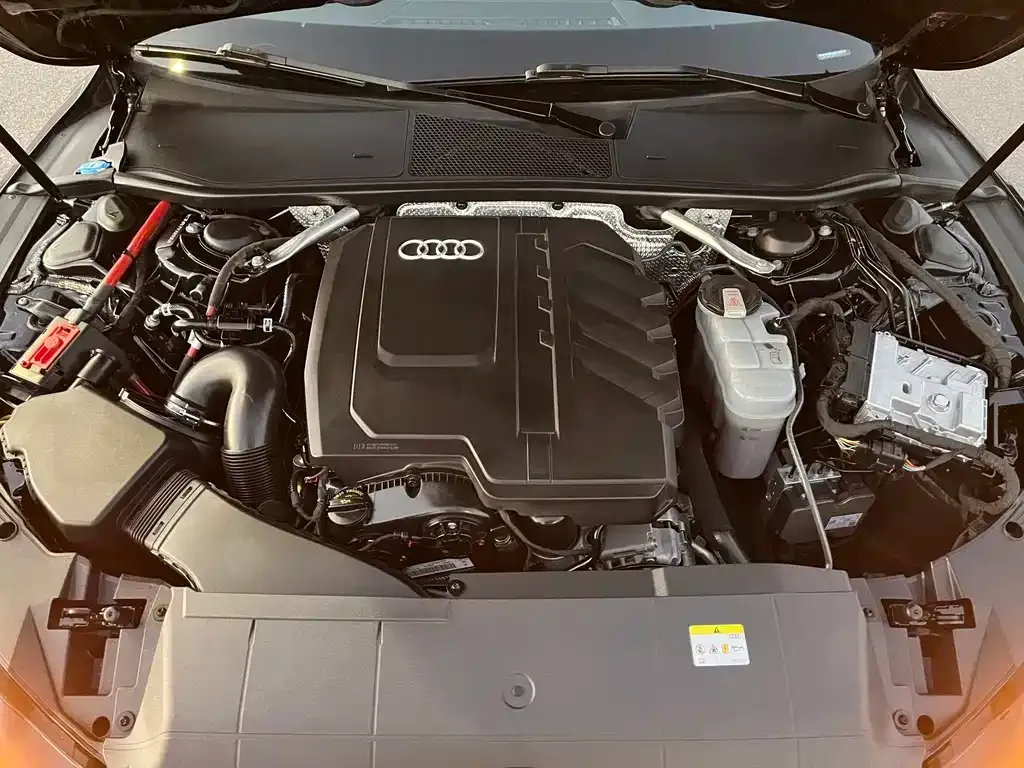 Audi A7L 2023 из CN, фото 7