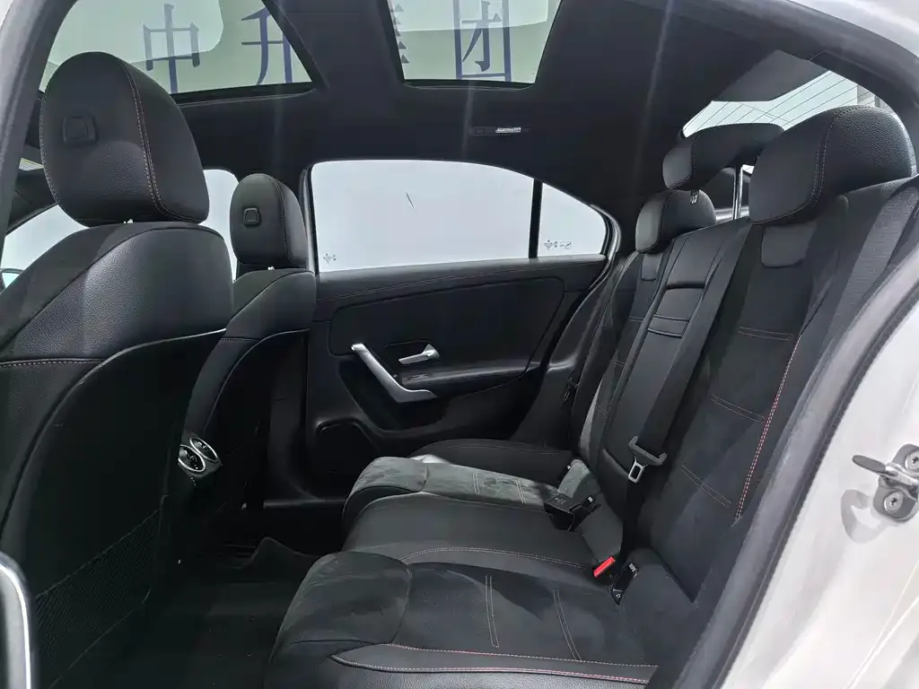 Mercedes-Benz A-Class 2024 из CN, фото 8