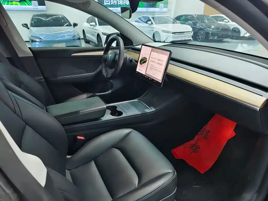 Tesla Model Y 2023 из CN, фото 8