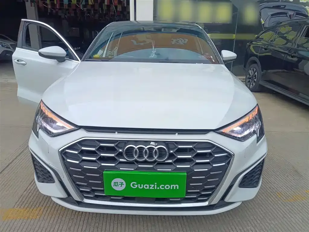 Audi A3 2023 из CN, фото 2