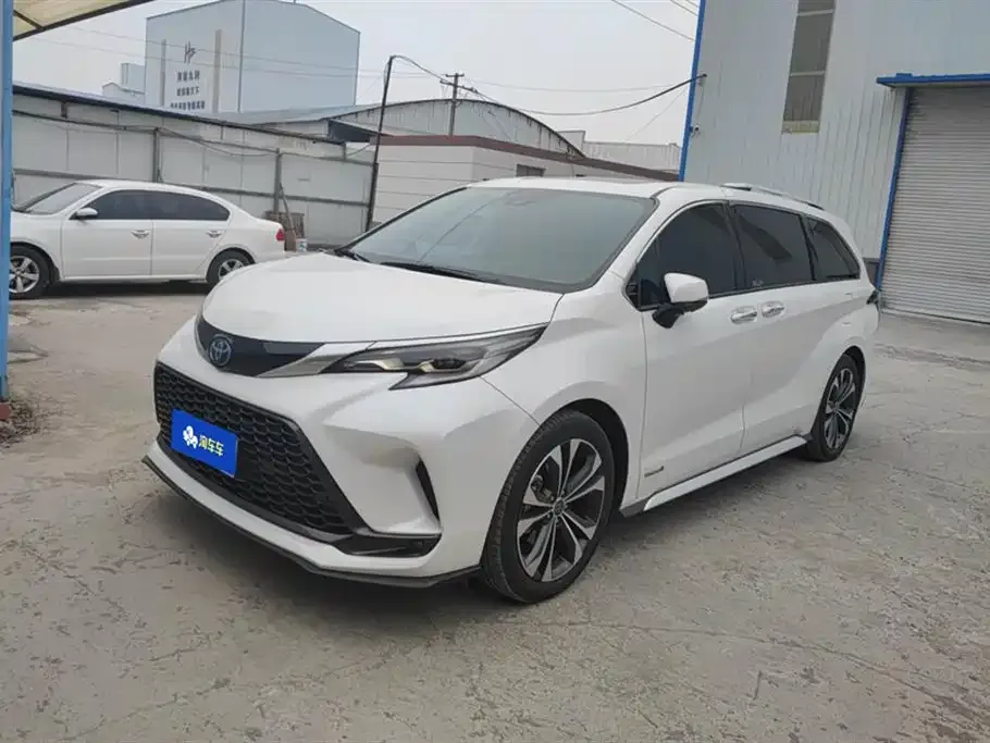Toyota Granvia 2023 из CN, фото 1