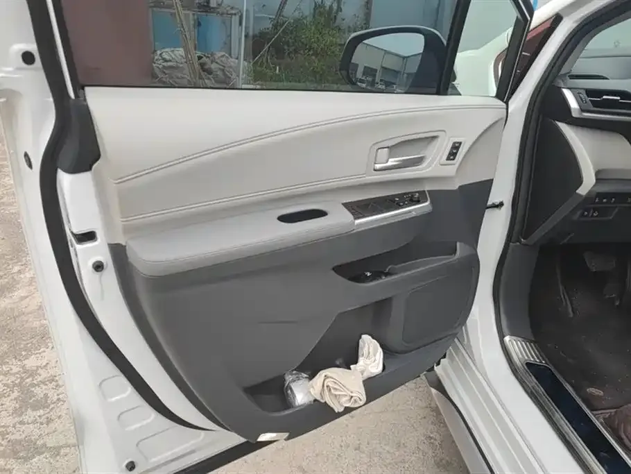 Toyota Granvia 2023 из CN, фото 7