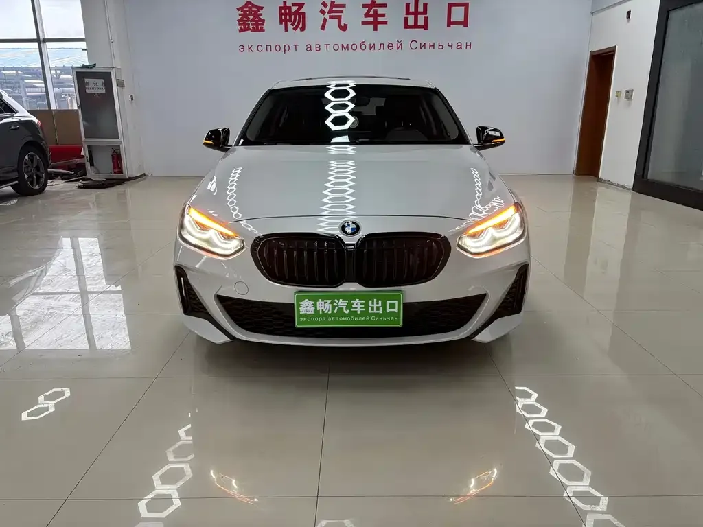 BMW 1 Series 2021 из CN, фото 1