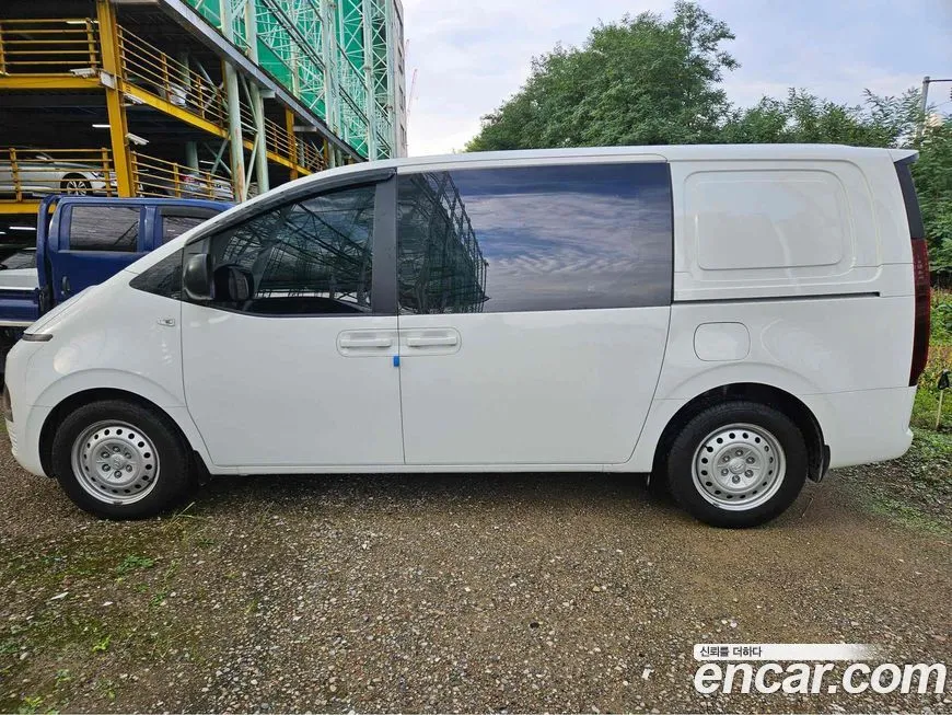 Hyundai Staria — фото 3