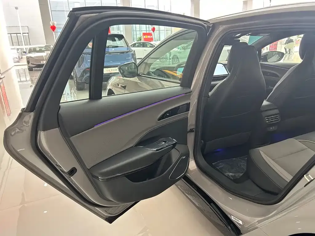 Hongqi EH7 2025 из CN, фото 7
