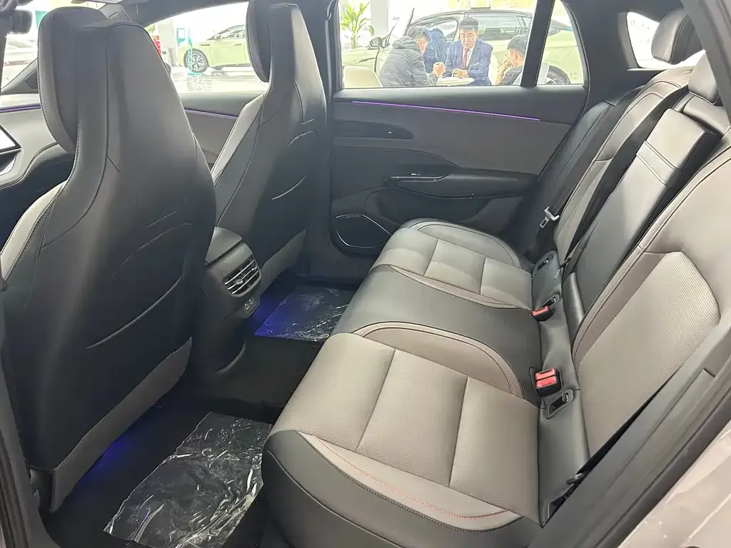 Hongqi EH7 2025 из CN, фото 8