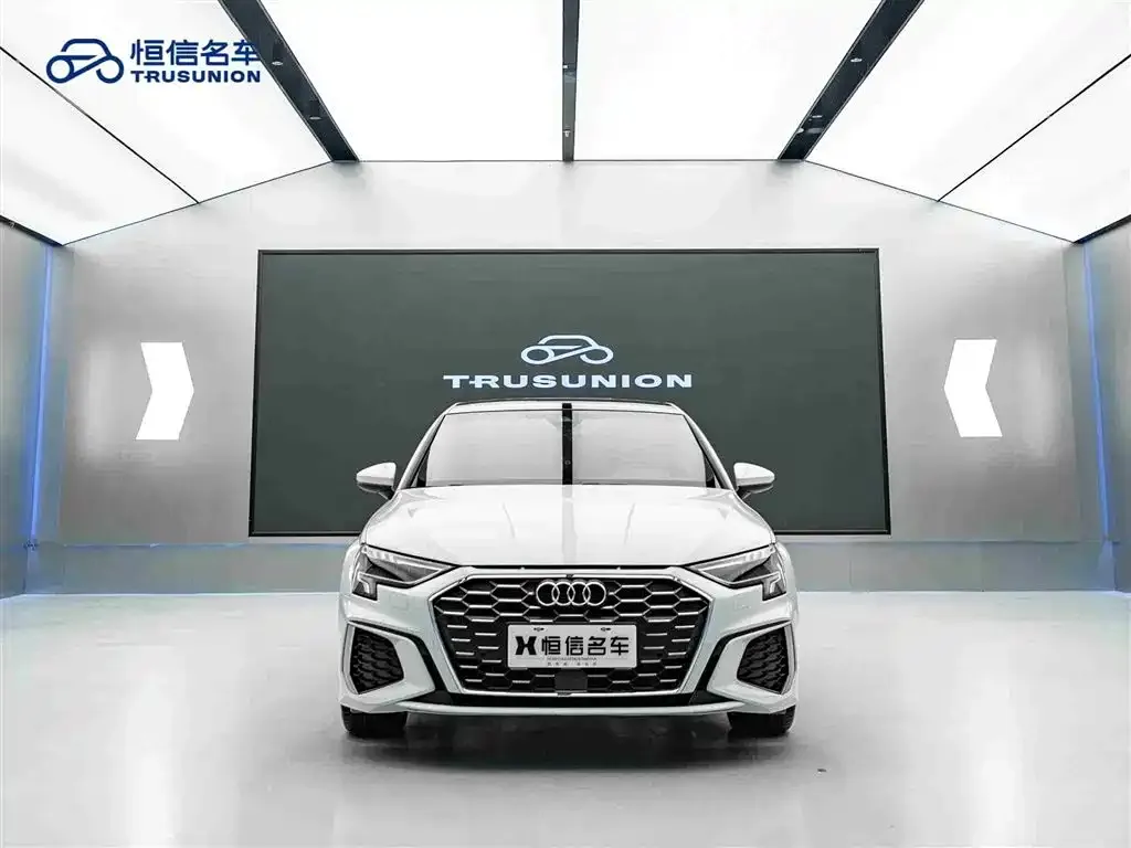 Audi A3 2023 из CN, фото 2