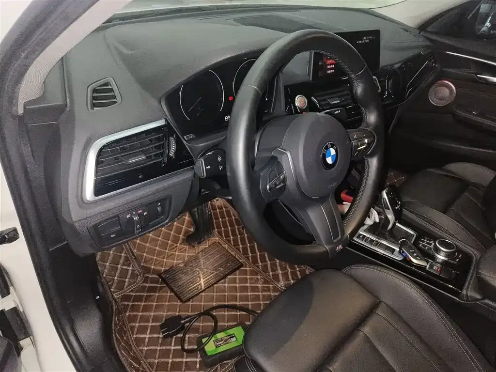 BMW 1 Series 2021 из CN, фото 10