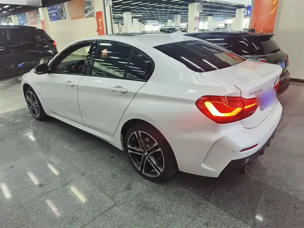 BMW 1 Series 2021 из CN, фото 5