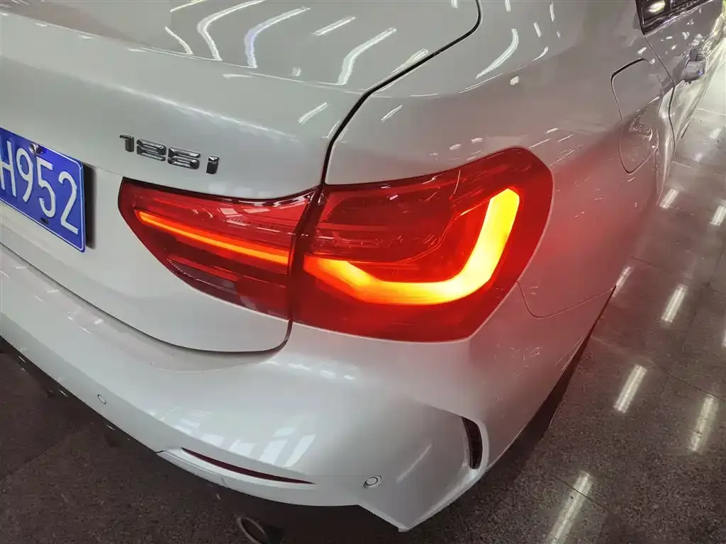 BMW 1 Series 2021 из CN, фото 8