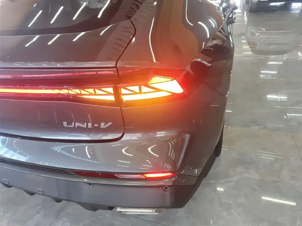 Changan UNI-V 2025 из CN, фото 8