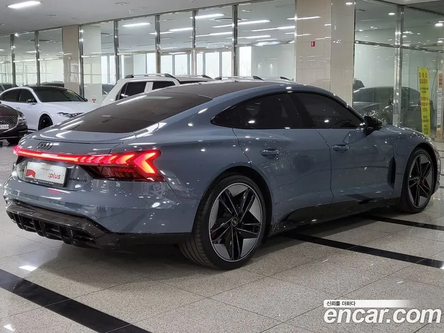 Audi RS e-tron GT 2022 из KR, фото 2