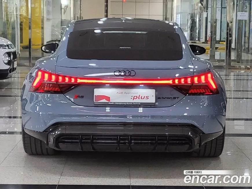Audi RS e-tron GT 2022 из KR, фото 4
