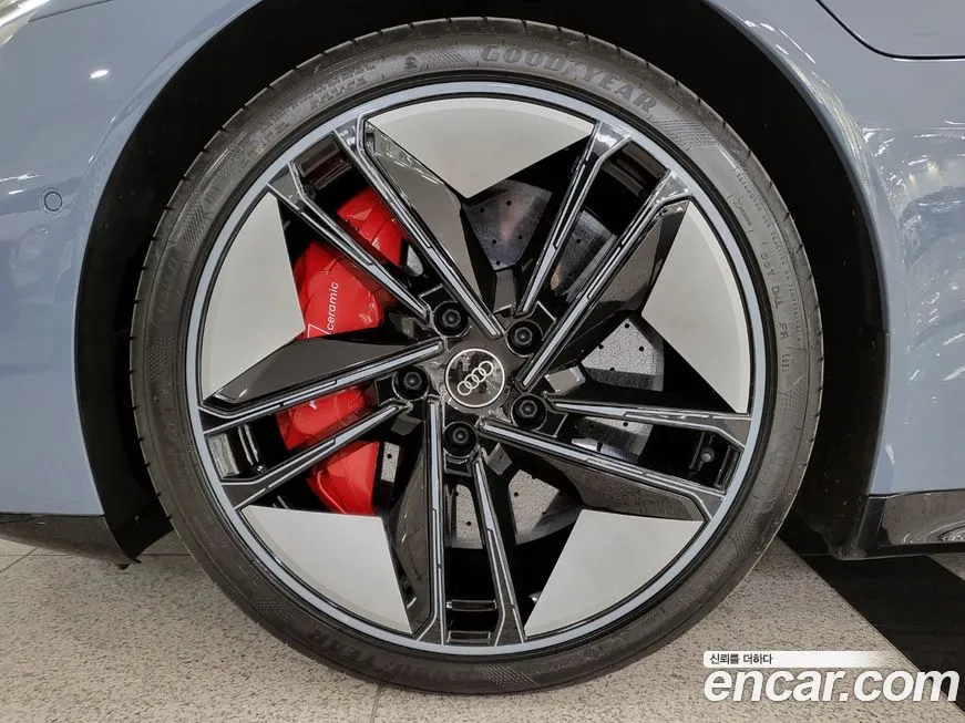 Audi RS e-tron GT 2022 из KR, фото 5