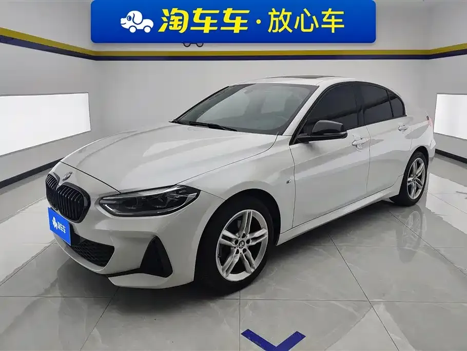 BMW 1 Series 2021 из CN, фото 1