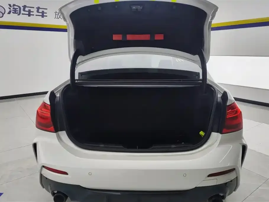 BMW 1 Series 2021 из CN, фото 4