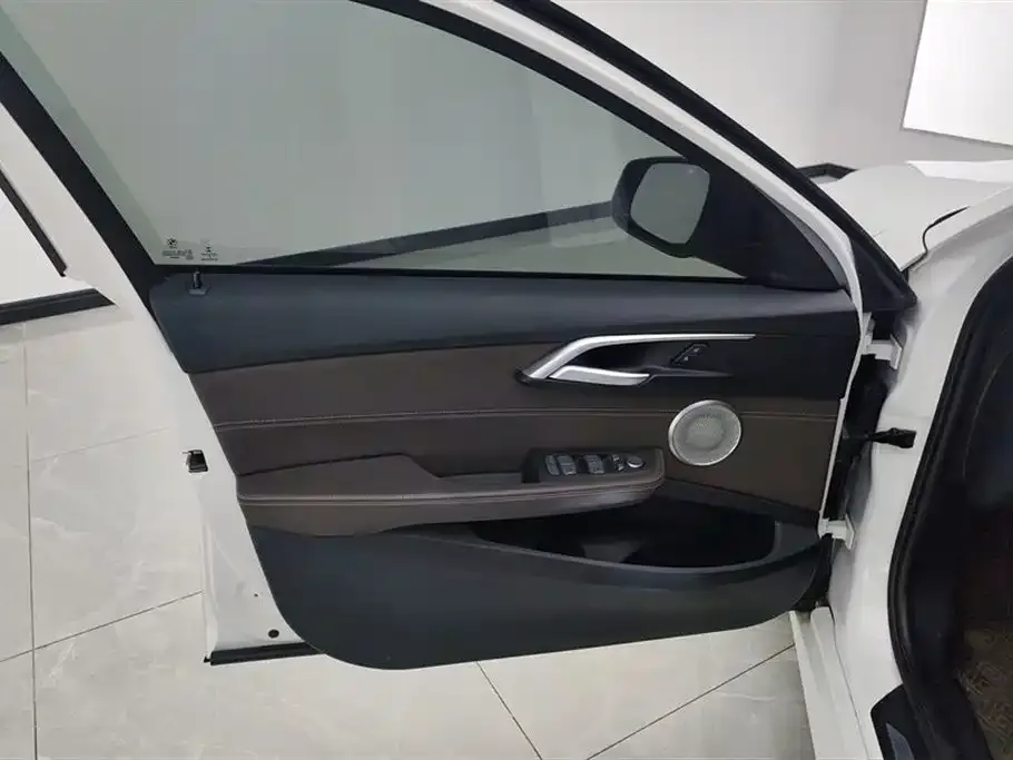 BMW 1 Series 2021 из CN, фото 7