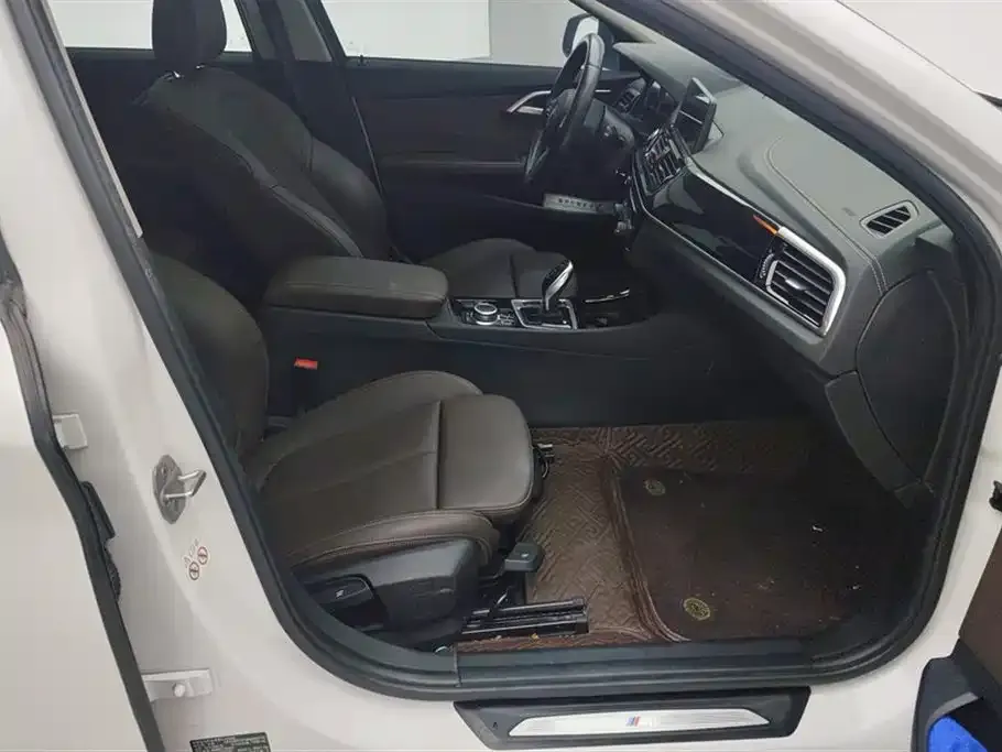 BMW 1 Series 2021 из CN, фото 8