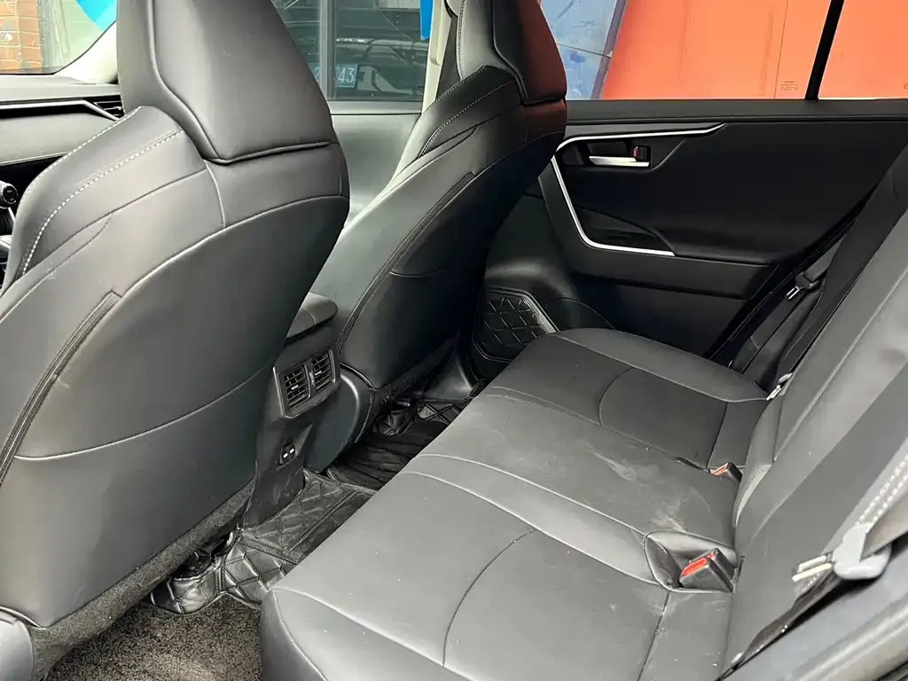Toyota Wildlander 2024 из CN, фото 6