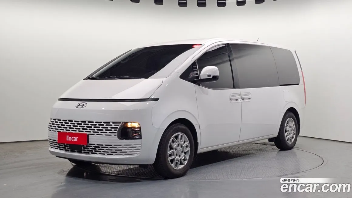 Hyundai Staria 2023 из KR, фото 1