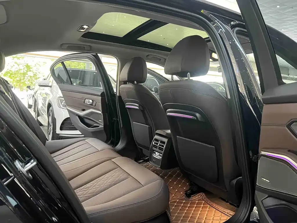BMW 3 Series 2022 из CN, фото 7