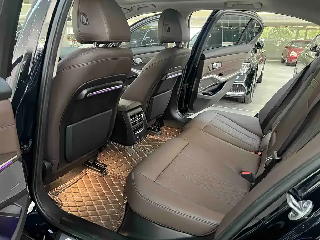 BMW 3 Series 2022 из CN, фото 8