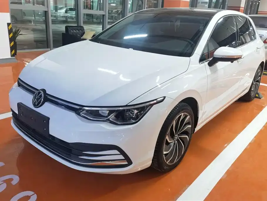 Volkswagen Golf 2023 из CN, фото 1