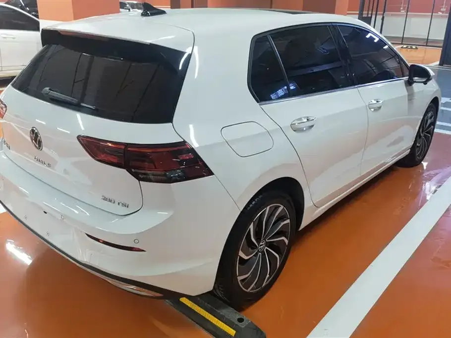 Volkswagen Golf 2023 из CN, фото 3