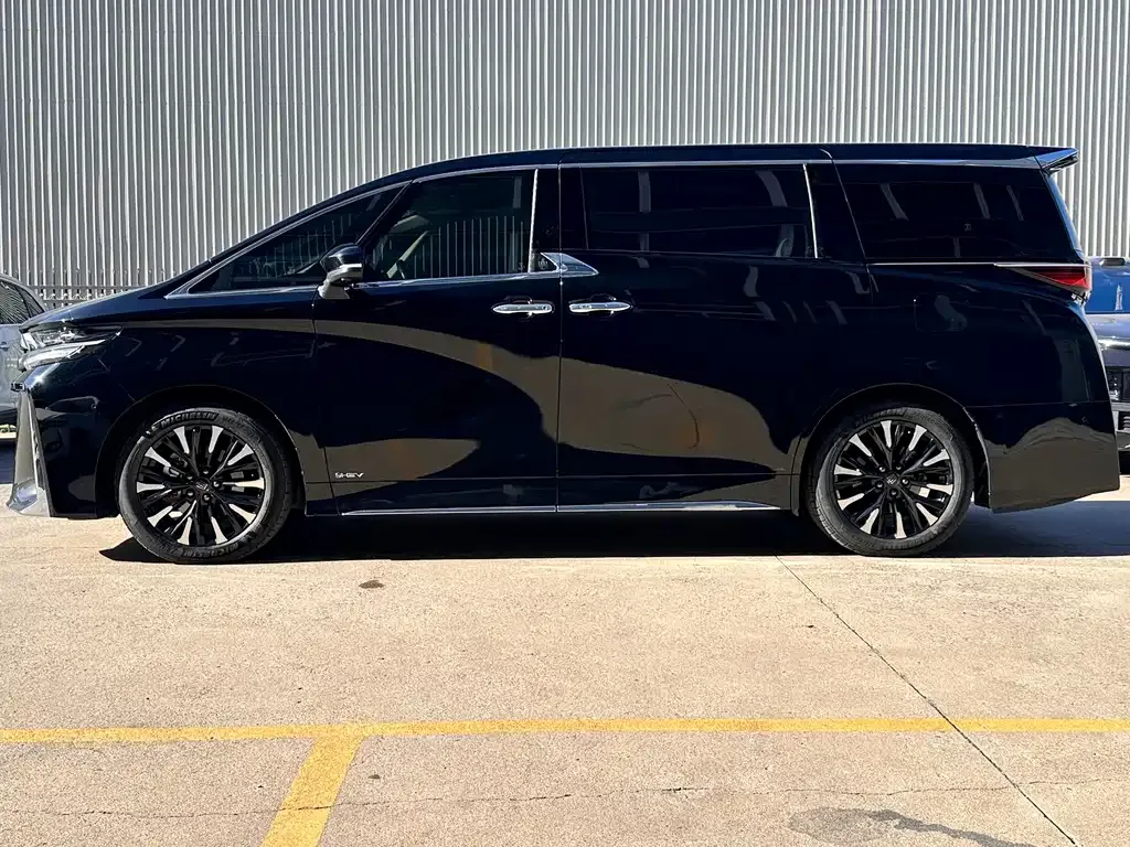 Toyota Vellfire 2023 из CN, фото 7