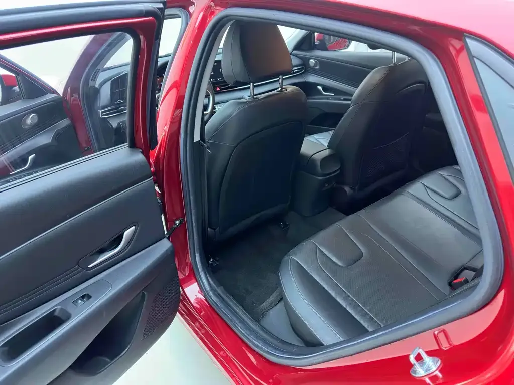 Hyundai Elantra 2021 из CN, фото 10