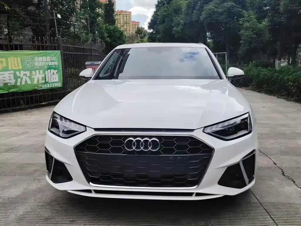 Audi A4L 2022 из CN, фото 2