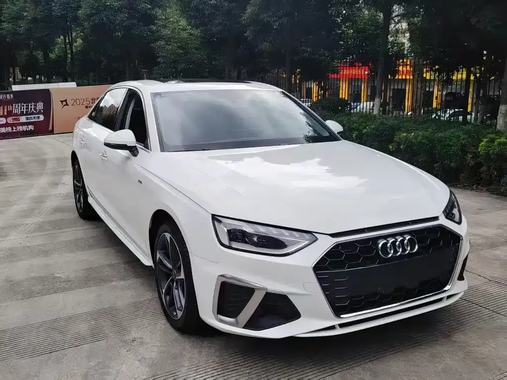 Audi A4L 2022 из CN, фото 3