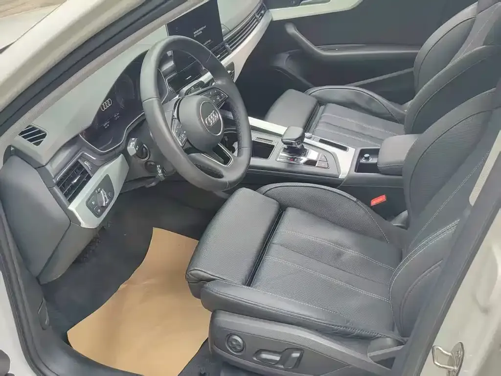 Audi A4L 2022 из CN, фото 4