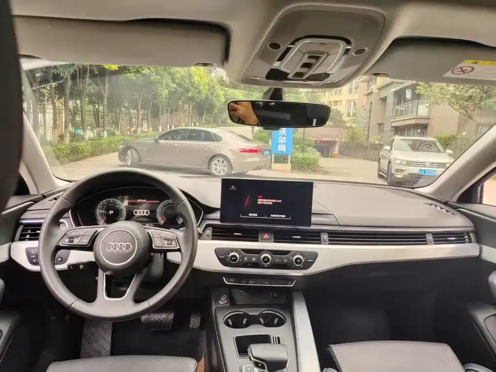 Audi A4L 2022 из CN, фото 6