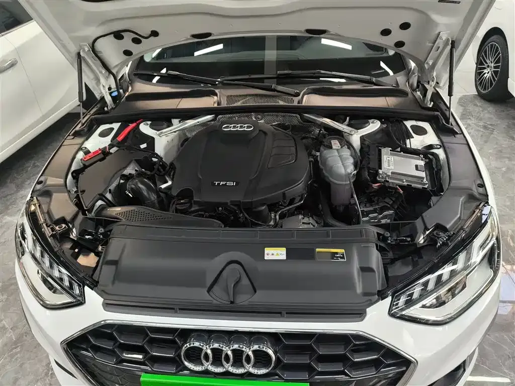 Audi A4L 2022 из CN, фото 10