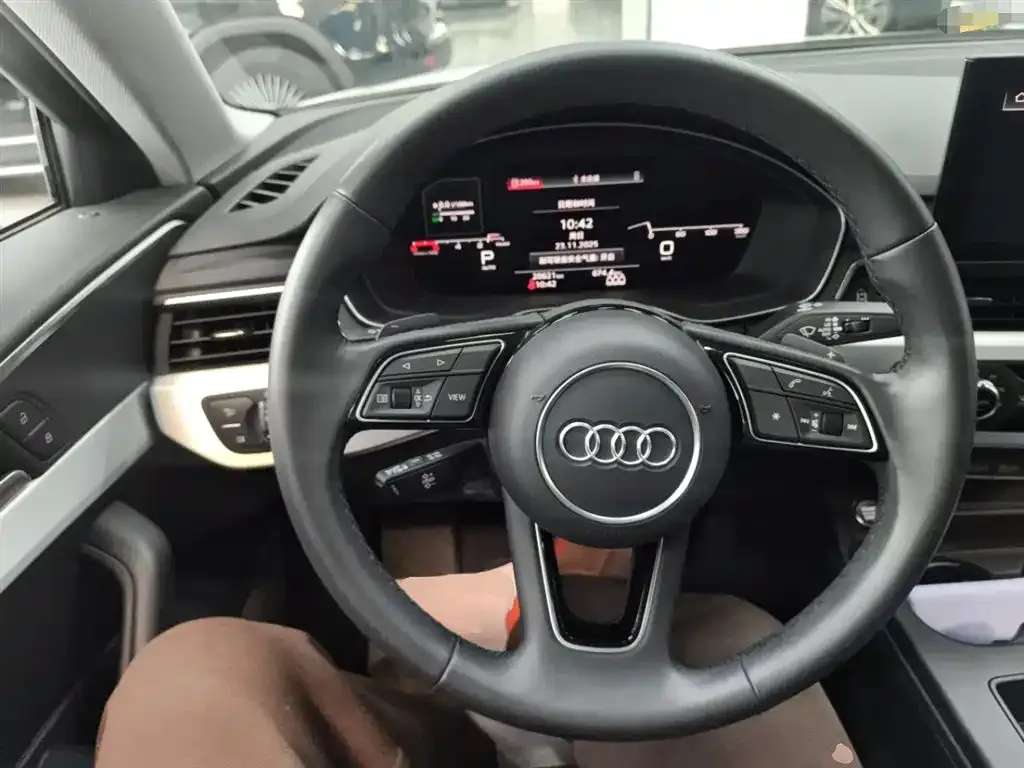 Audi A4L 2022 из CN, фото 3