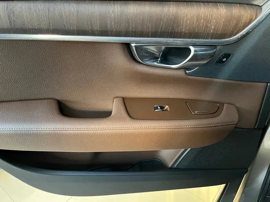 Volvo S90 2022 из CN, фото 10
