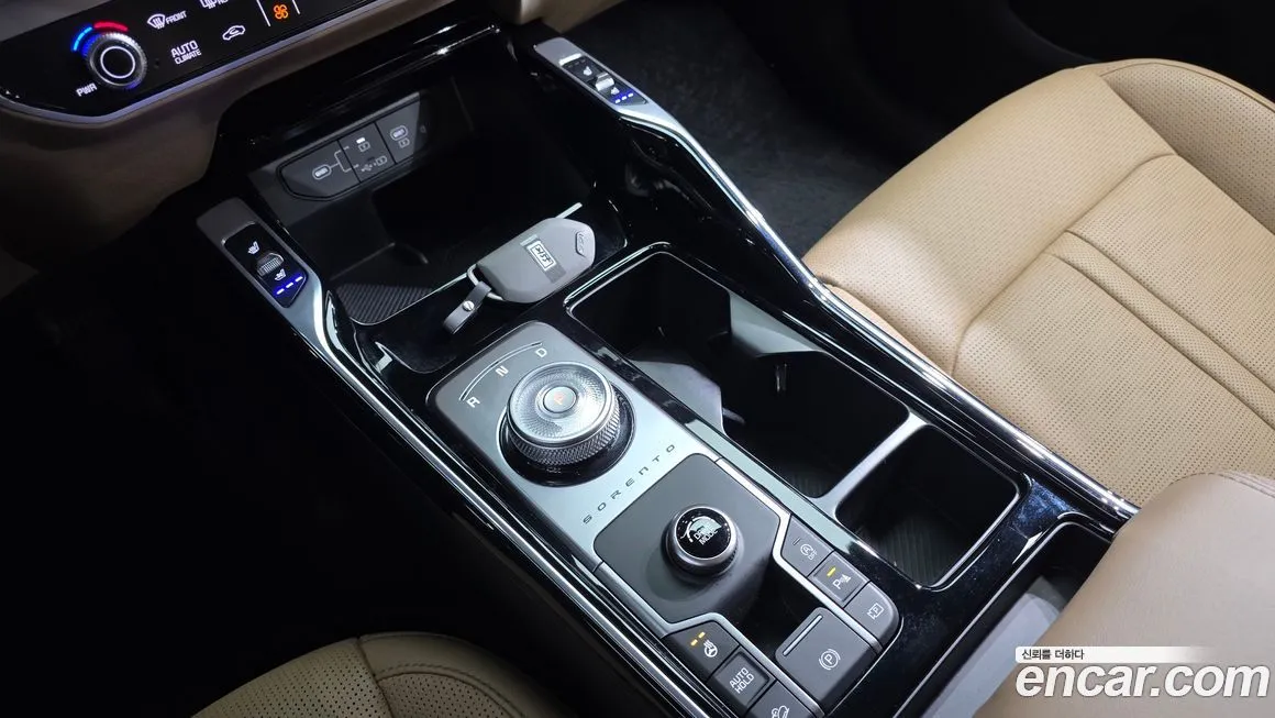 Kia Sorento — фото 9
