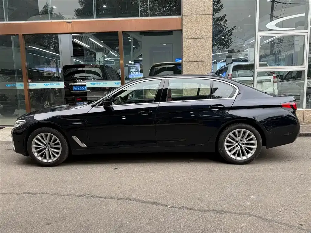 BMW 5 Series 2024 из CN, фото 3