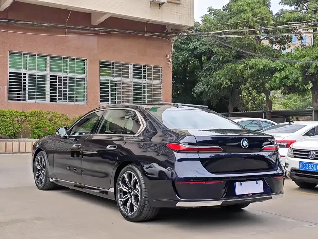 BMW 7 Series 2023 из CN, фото 3