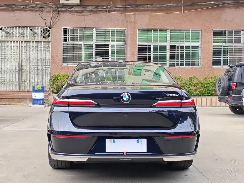 BMW 7 Series 2023 из CN, фото 5