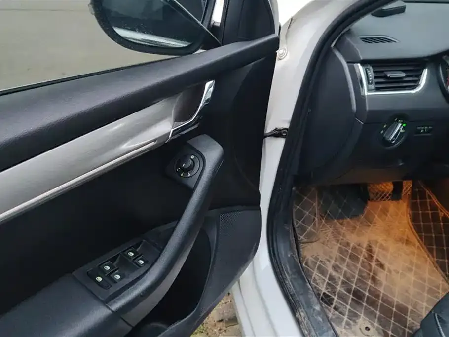 Skoda Octavia 2021 из CN, фото 7