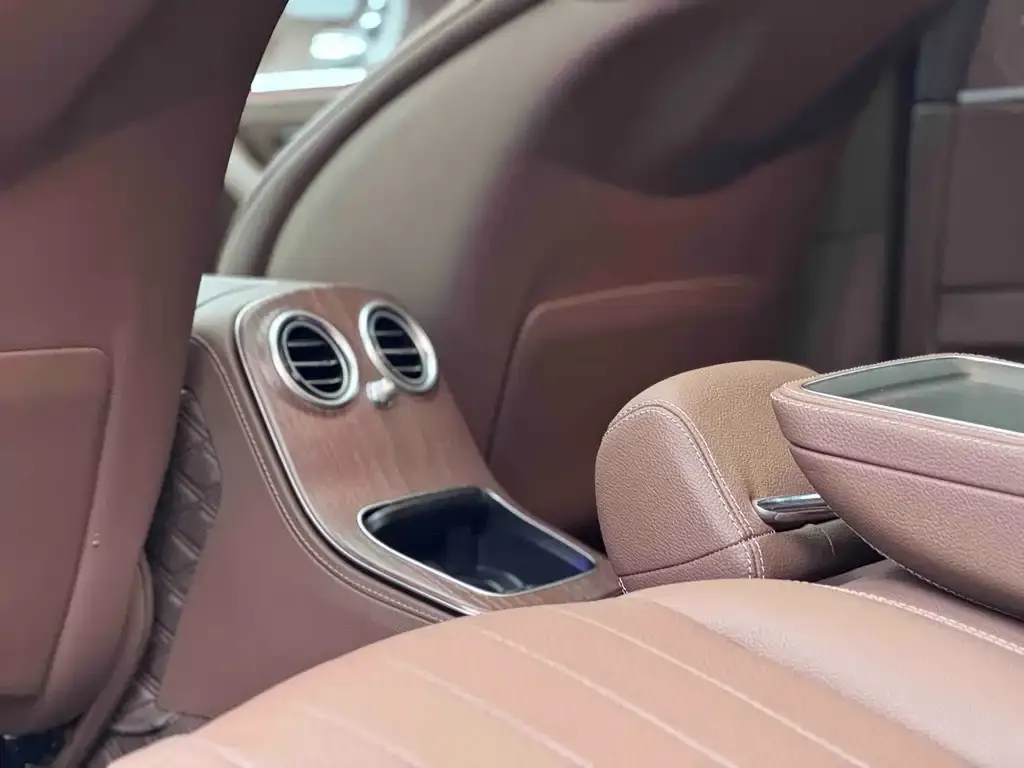 Mercedes-Benz E-Class 2023 из CN, фото 10