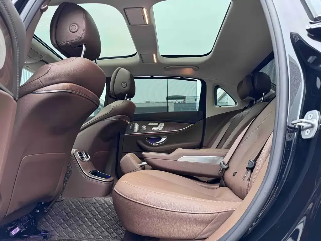 Mercedes-Benz E-Class 2023 из CN, фото 7