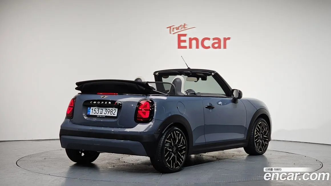 Mini Cooper Convertible 2025 из KR, фото 2