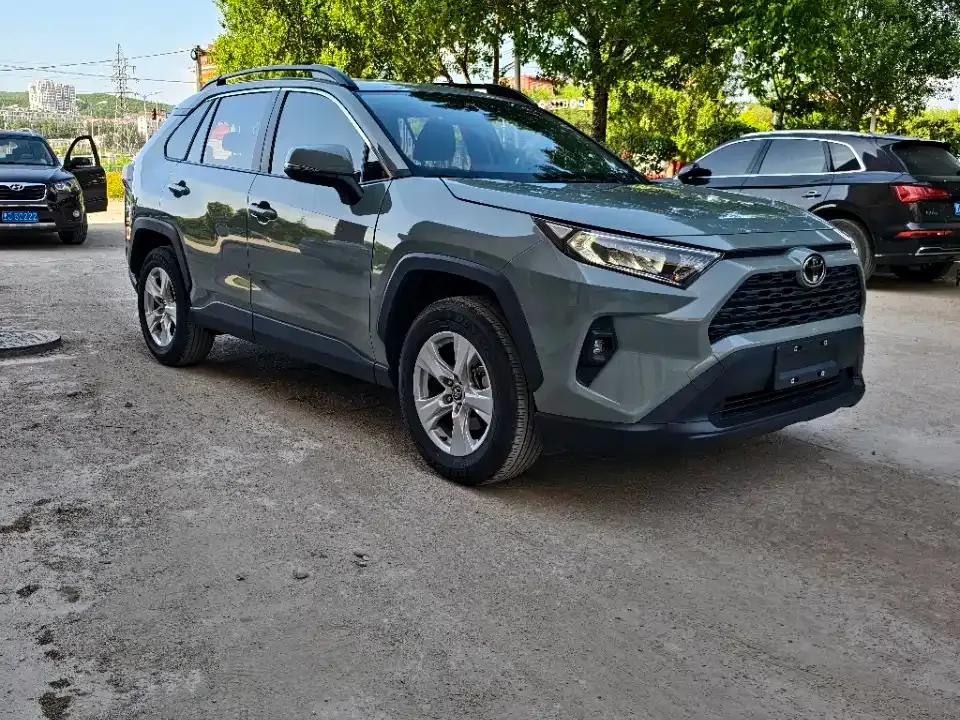 Toyota RAV4 2023 из CN, фото 3